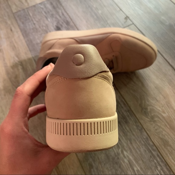 Everlane The ReLeather Court Sneaker - Picture 8 of 8